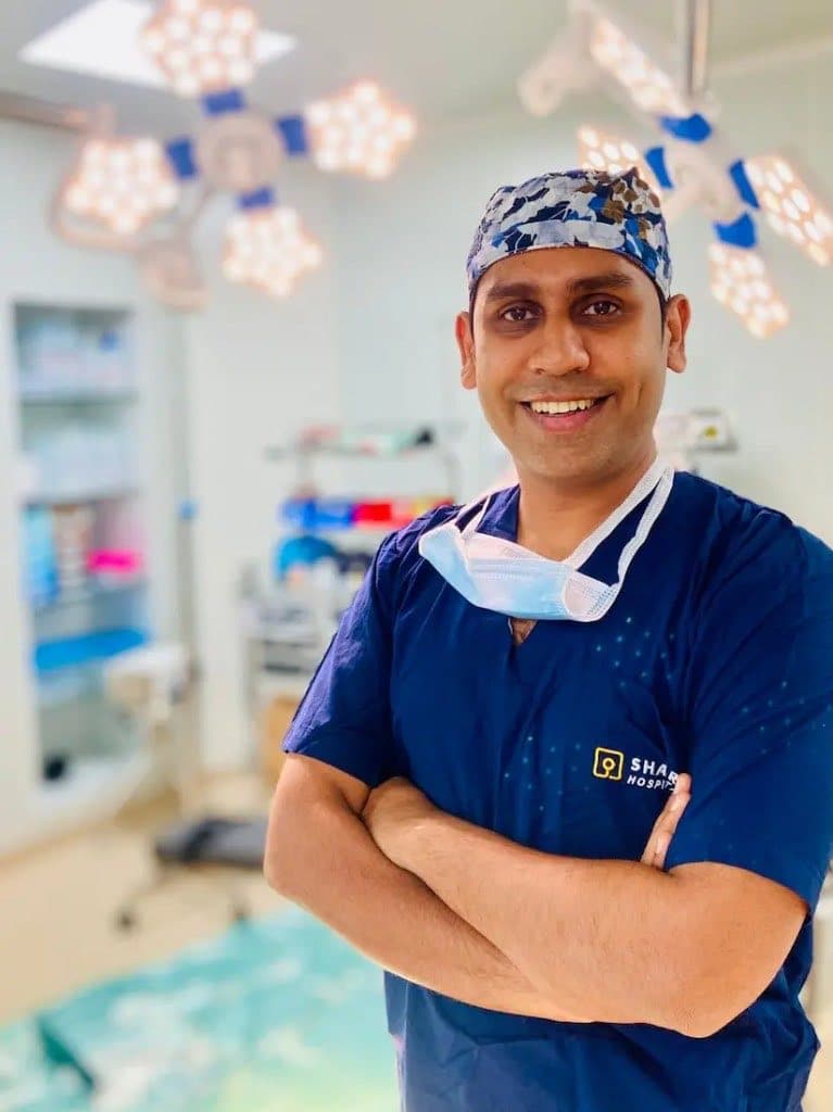 Dr. Kundan Kharde, proctologist and laparoscopic surgeon in Pune, in the operating theatre